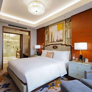 Presidential King Suite Bay View Club Lounge Access